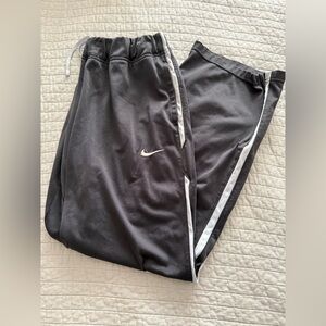Gray Nike Men’s Athletic Pants Size Large